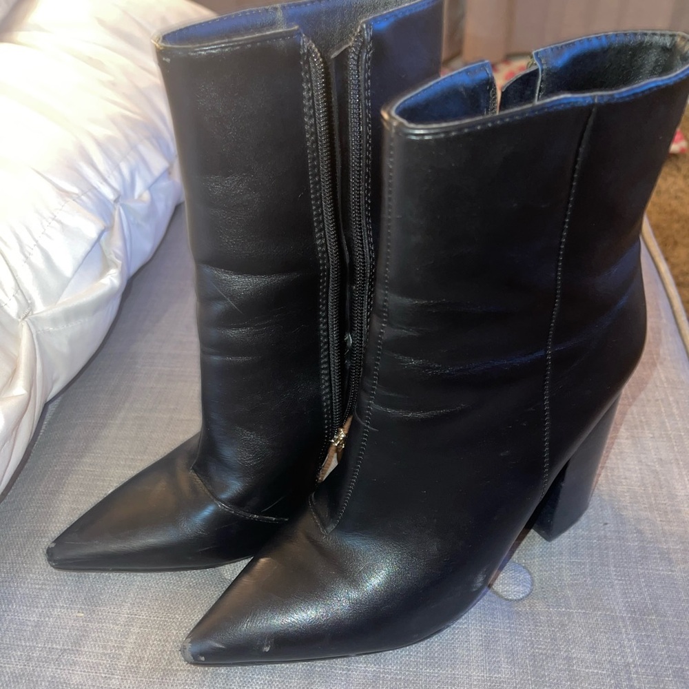 Boots with heel